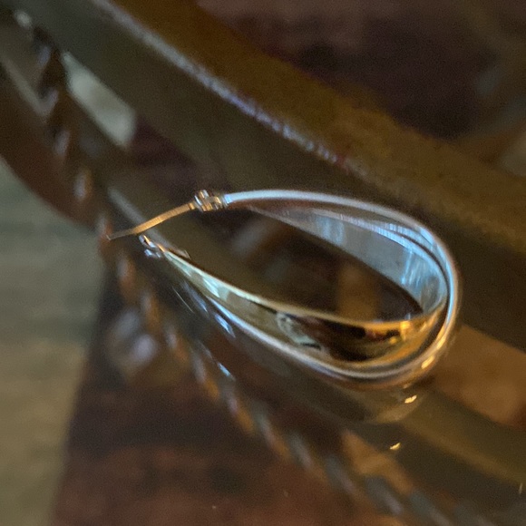 NWT Oval Hoop Intertwined Two-Tone Silver & Gold Plated Shiny Earrings - Picture 3 of 8